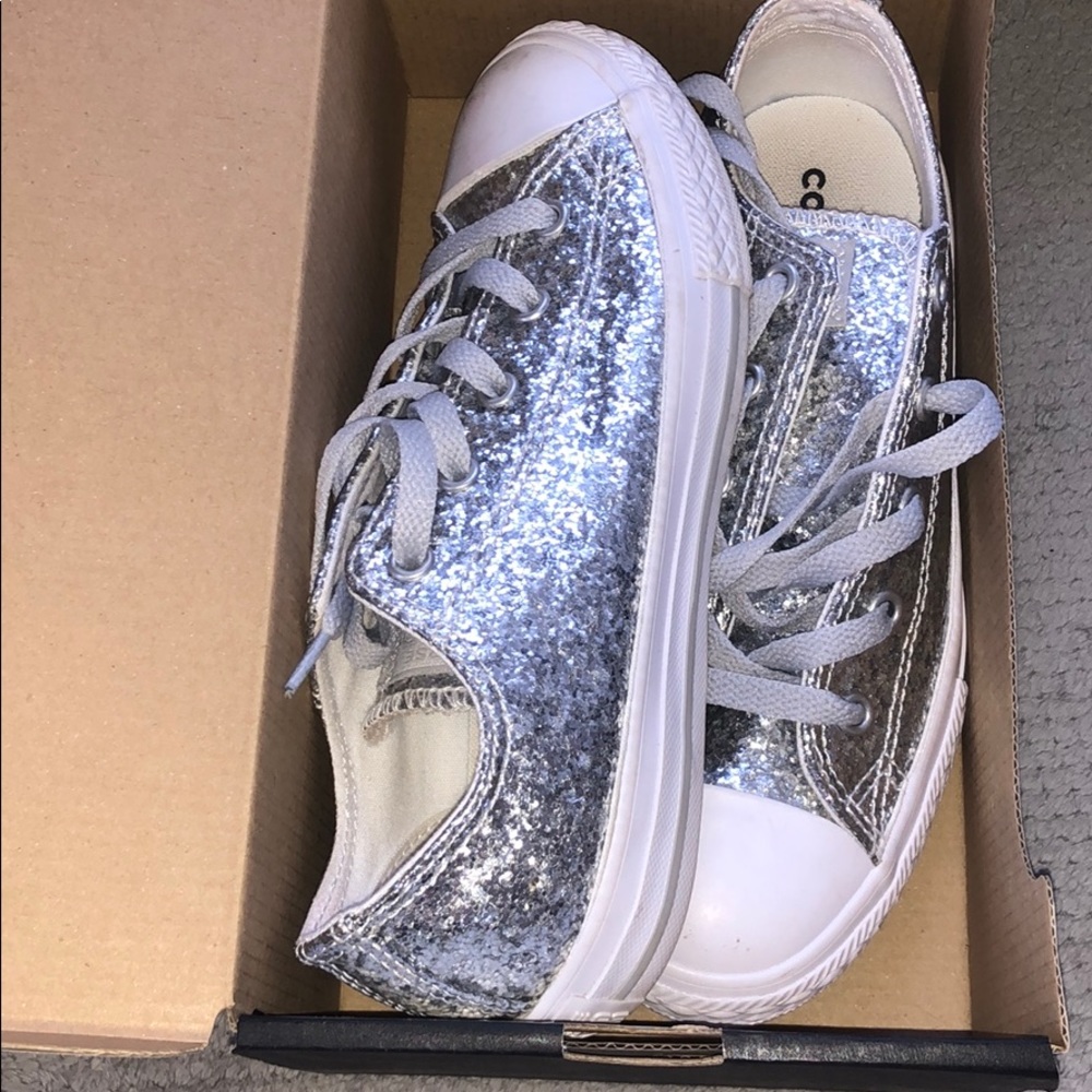 Silver sparkle converse
